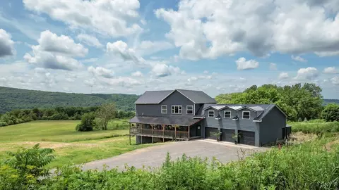 3785 Ransom Rd, Jamesville, NY 13078