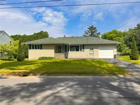 615 Cosby Rd, Utica, NY 13502