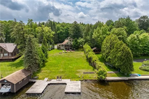 14 Neodak Shrs, Inlet, NY 13660