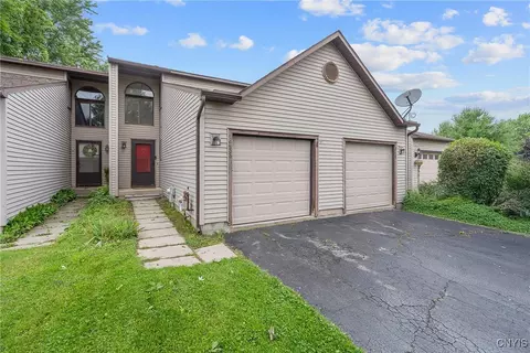 8433 Bubbling Springs Dr, Baldwinsville, NY 13027