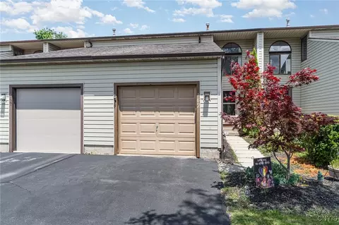 189 Lookout Cir, Syracuse, NY 13209