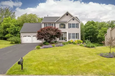 4929 Cornish Heights Pkwy, Onondaga, NY 13215