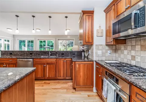 Kitchen - 6987 Highfield Rd, Fayetteville, NY 13066 photo 4 of 4