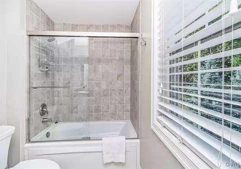Bath - 6987 Highfield Rd, Fayetteville, NY 13066 photo 6 of 9