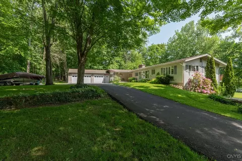 20 Hickory Grove Rd Spur, Fulton, NY 13069