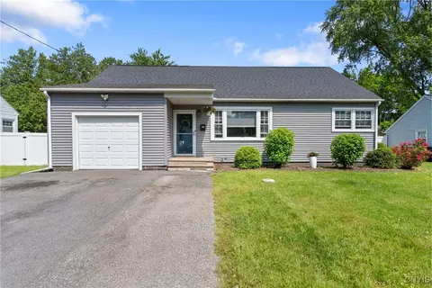 206 Crestwood Dr, Salina, NY 13212