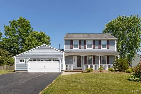 8244 Daisy Field Path, Clay, NY 13041