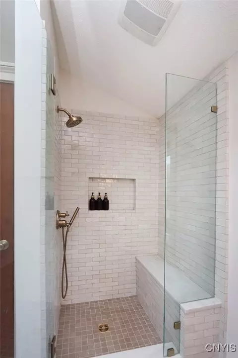 Bath - 105 Maple Dr, Fayetteville, NY 13066 photo 4 of 6