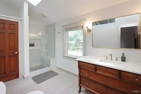 Bath - 105 Maple Dr, Fayetteville, NY 13066 photo 2 of 6