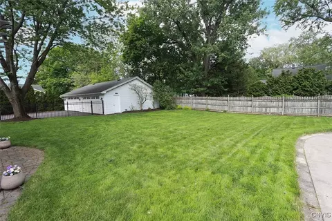 Exterior - 105 Maple Dr, Fayetteville, NY 13066 photo 9 of 9