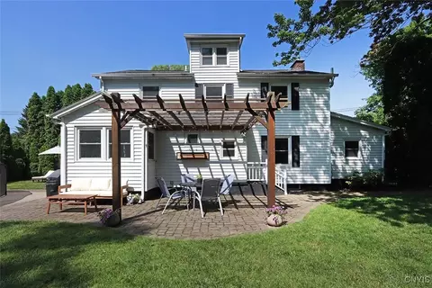 Exterior - 105 Maple Dr, Fayetteville, NY 13066 photo 3 of 9