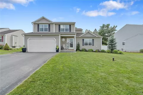 5269 Medasano Cir, Clay, NY 13041