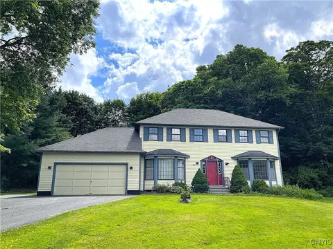 4589 Stoneledge Ln, Manlius, NY 13104