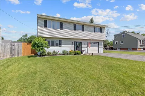 105 Sharon Rd, Geddes, NY 13209