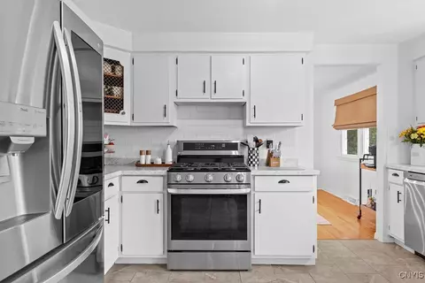 Kitchen - 111 Ruby Rd, Salina, NY 13088 photo 5 of 6