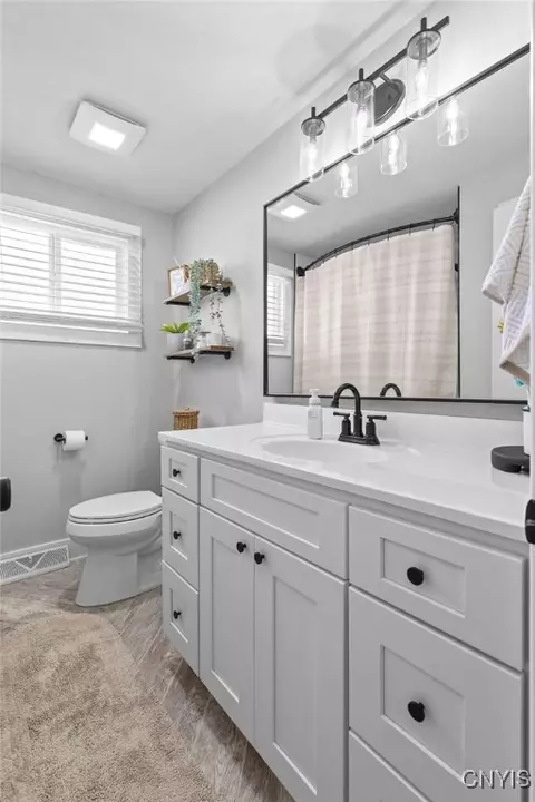 Bath - 111 Ruby Rd, Salina, NY 13088 photo 4 of 4