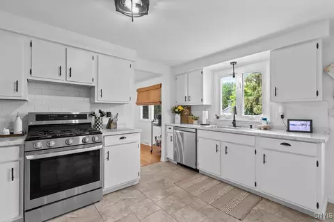 Kitchen - 111 Ruby Rd, Salina, NY 13088 photo 3 of 6