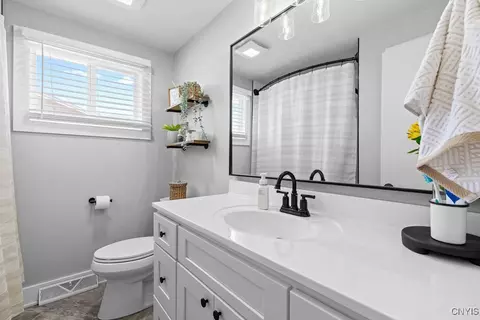 Bath - 111 Ruby Rd, Salina, NY 13088 photo 3 of 4