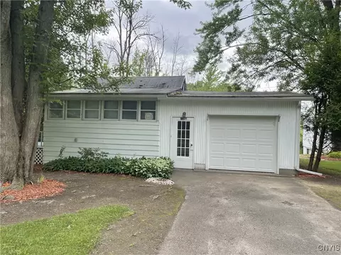 7639 State Street Rd, Throop, NY 13021