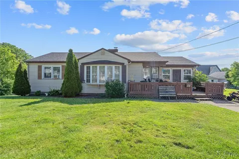 83 Sixth Ave, Oswego, NY 13126