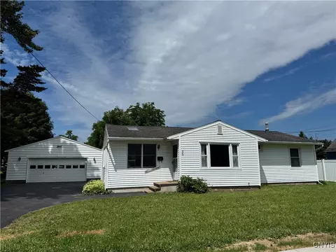 809 Kinne St, East Syracuse, NY 13057