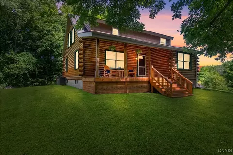 8426 Jericho Rd, Brutus, NY 13166