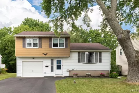 216 Deborah Dr, Salina, NY 13088