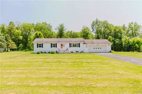 20040 Morin Ln S, Hounsfield, NY 13685