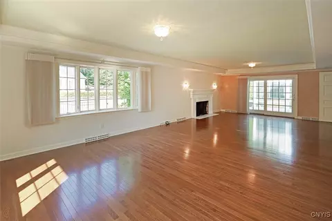 6972 Colonial Dr, Fayetteville, NY 13066 photo 7