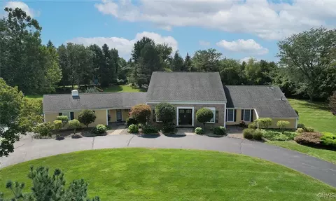 6972 Colonial Dr, Fayetteville, NY 13066