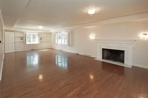 6972 Colonial Dr, Fayetteville, NY 13066 photo 4