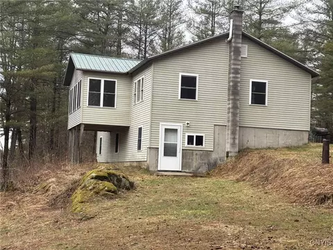 47382 State Highway 37, Hammond, NY 13646
