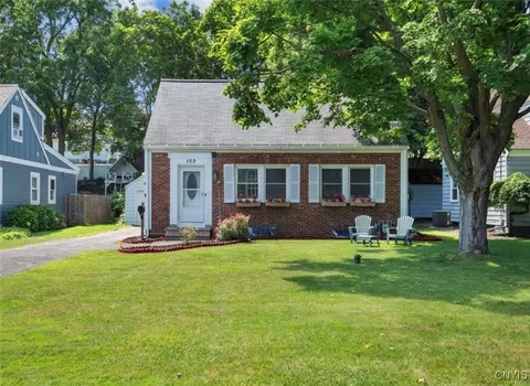 102 Westmont Rd, Geddes, NY 13219