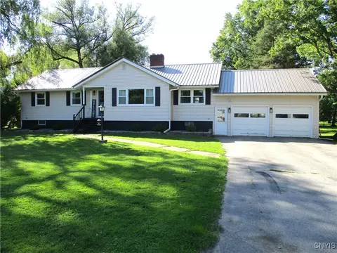 7739 Roberts St, Lenox, NY 13032