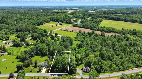 388 Sutton Rd, Schroeppel, NY 13132 photo 4