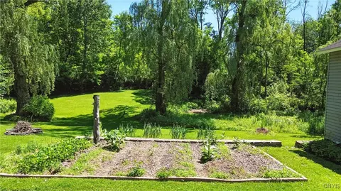 388 Sutton Rd, Schroeppel, NY 13132 photo 10