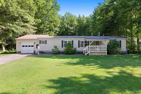 94 Avery Rd, Constantia, NY 13044