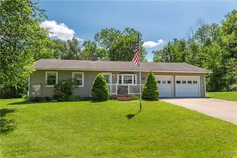16 Vine Cir, Whitestown, NY 13492