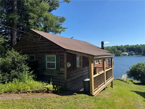 53 Sandy Point Dr, Amboy, NY 13028