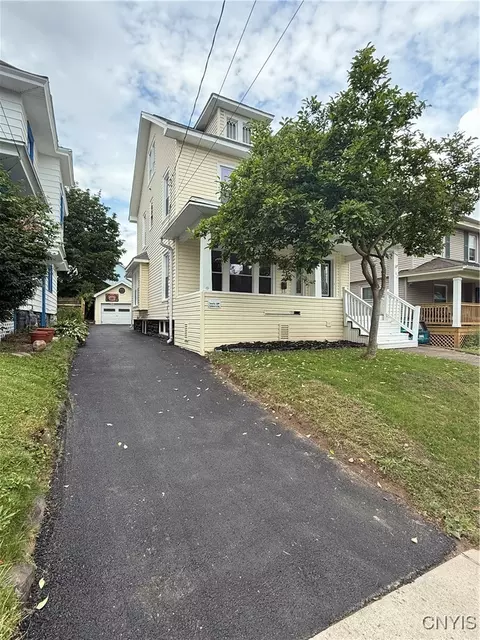 162 Hastings Pl, Syracuse, NY 13206