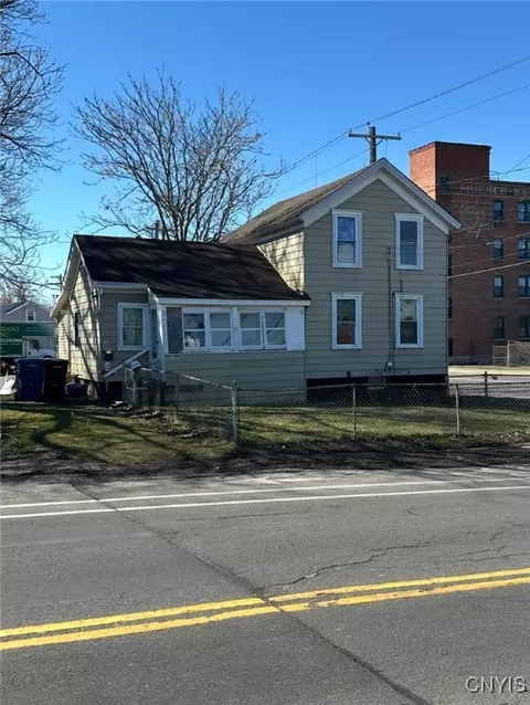 3137 Grant Blvd, Syracuse, NY 13208