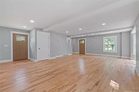 106 Wellington Rd, Syracuse, NY 13214 photo 7