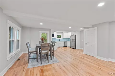 106 Wellington Rd, Syracuse, NY 13214 photo 9