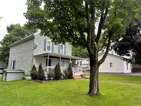 8640 Peck St, Le Ray, NY 13637