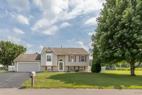 5176 Novara Ln, Clay, NY 13041