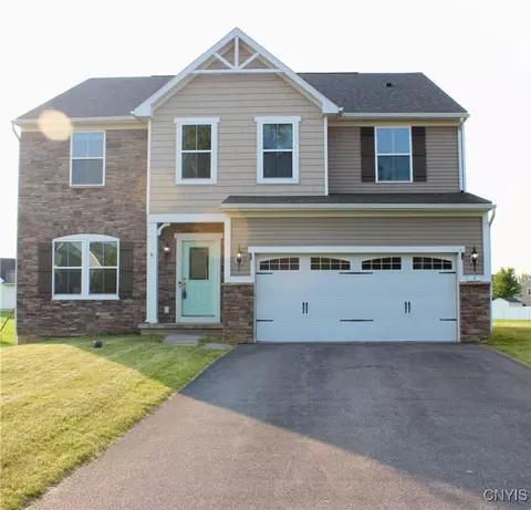 3 Naylor Cir, Van Buren, NY 13027