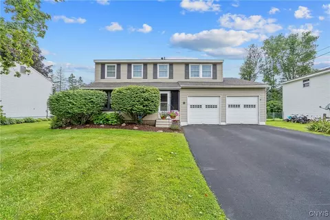 22 Tree Line Dr, Liverpool, NY 13090