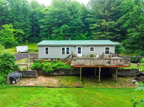 392 S Albion Rd, Altmar, NY 13302