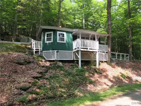 137 Mohawk Dr, Webb, NY 13420