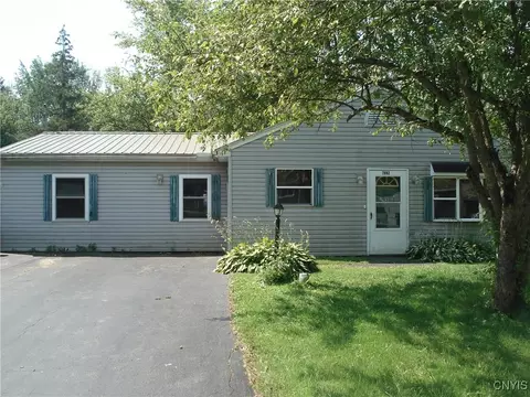 7882 Eisenhower Blvd, Bridgeport, NY 13030